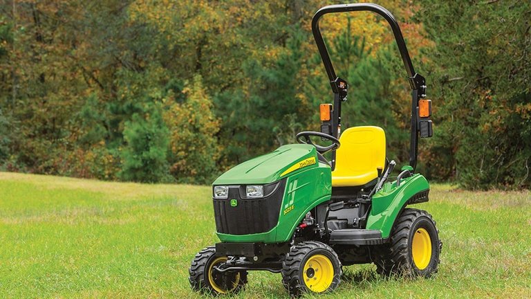 John Deere 1023E Sub-Compact Tractor - Image 2